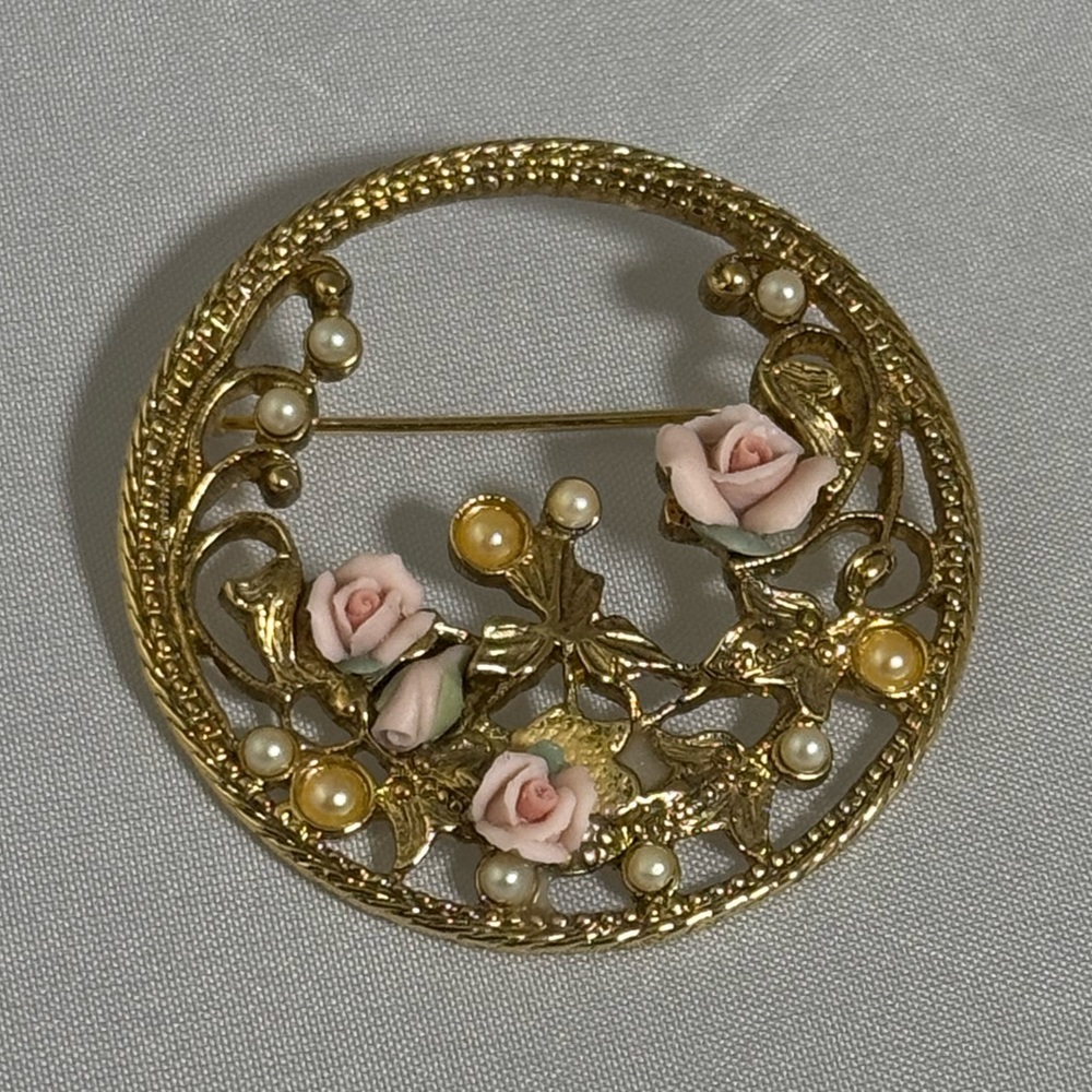 Beautiful gold pin with pink roses with vines and pearls
